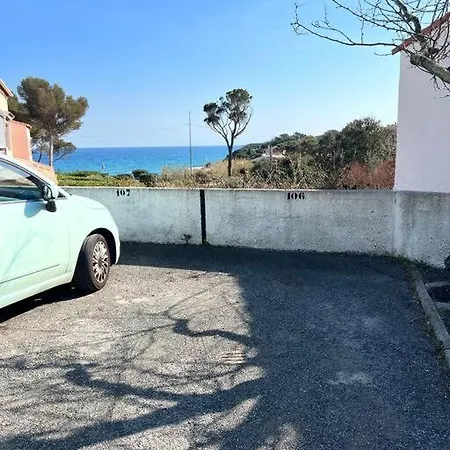 Miroir De La Mer, Vue Pied Dans L Eau Fréjus